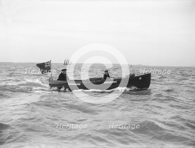 Bona's motor launch under way, 1912. Creator: Kirk & Sons of Cowes.