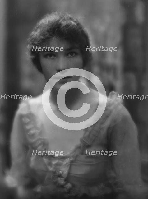 Cushman, Clarina, Miss, portrait photograph, 1914 Apr. 10. Creator: Arnold Genthe.