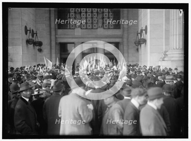 Woman suffrage, between 1910 and 1917. Creator: Harris & Ewing.