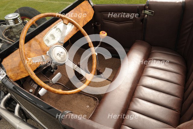 Ford racer 1925. Artist: Simon Clay.