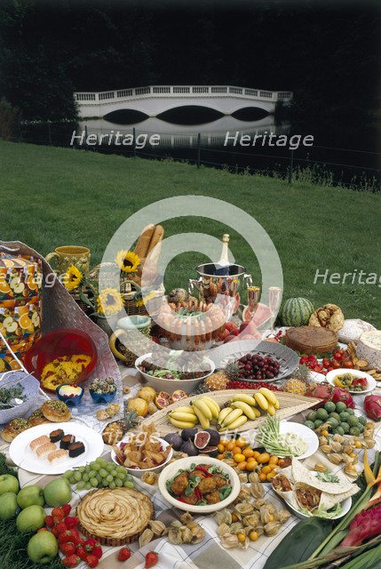 Picnic at Kenwood House, Hampstead, London, 1999. Artist: Unknown