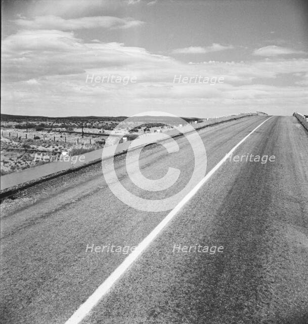 Southern New Mexico toward El Paso, Texas, 1938. Creator: Dorothea Lange.
