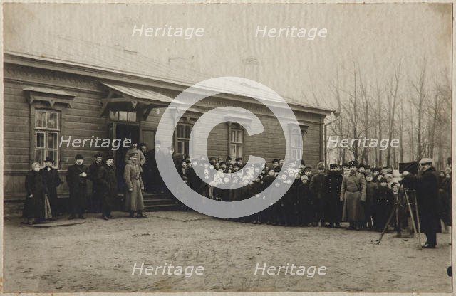 Waiting for removal of the Leo Tolstoy's body at the Astapovo station, November 20, 1910, 1910. Artist: Anonymous  