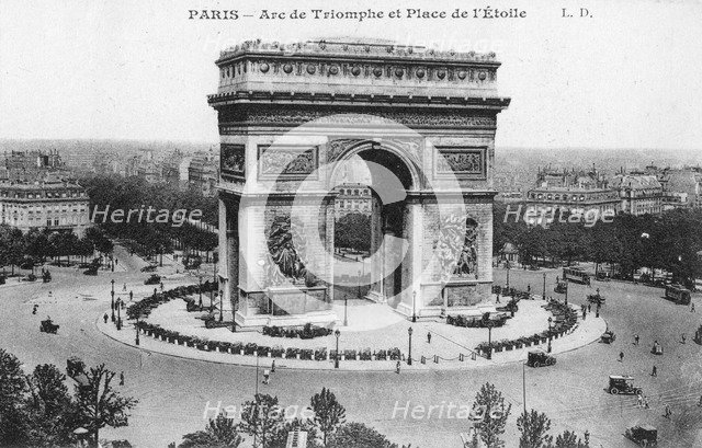 Arc de Triomphe and Place de l'Etoile, Paris, France, early 20th century. Artist: Unknown
