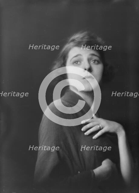 Gervais, Lucille, Mme., portrait photograph, 1917 Oct. 15. Creator: Arnold Genthe.