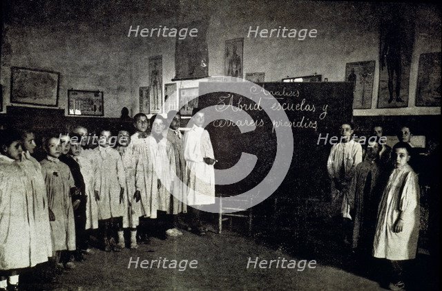 Second Republic (1931 - 1939), public schools, students of the schools created by the Republican …