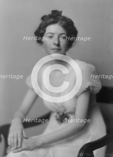 Cushing, Jessie H., Miss, portrait photograph, 1916 Apr. 11. Creator: Arnold Genthe.