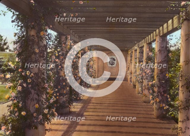 "Mi Suen~o," Herbert Coppell house,1245 South Grand Avenue, Pasadena, California, 1917. Creator: Frances Benjamin Johnston.