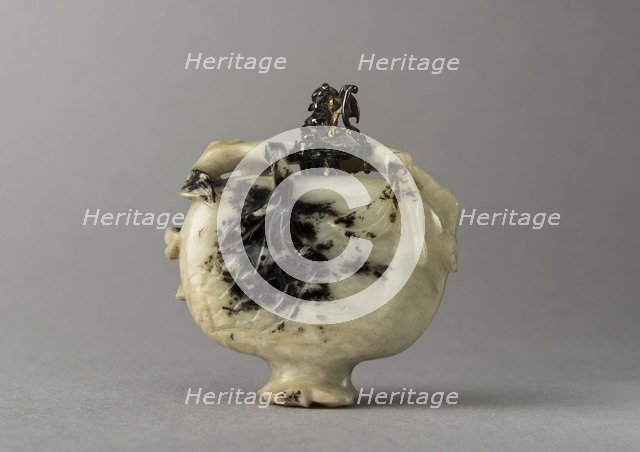 Jade snuff bottle in the form of a pomegranate, China, Qing dynasty, 1644-1911. Creator: Unknown.