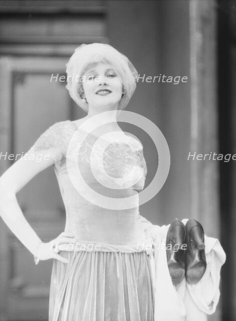 Eagles, Jeanne, portrait photograph, 1927 Aug. Creator: Arnold Genthe.