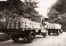 Arrival of open-backed lorries carrying fruit, York, Yorkshire, 1920. Artist: Unknown
