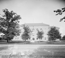 Eastern High School, Detroit, Mich., between 1900 and 1910. Creator: Unknown.