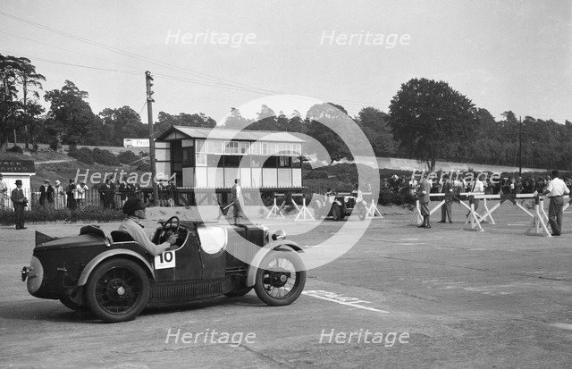 847 cc MG M-type cars at the JCC Members Day, Brooklands, 5 July 1930. Artist: Bill Brunell.
