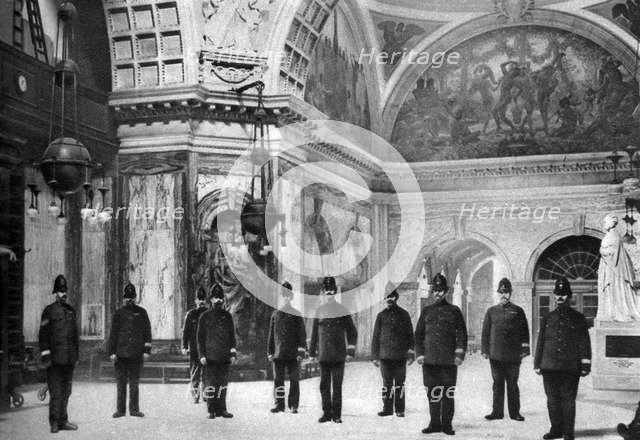 The Great Hall, The Old Bailey, London, 1926-1927. Artist: Unknown