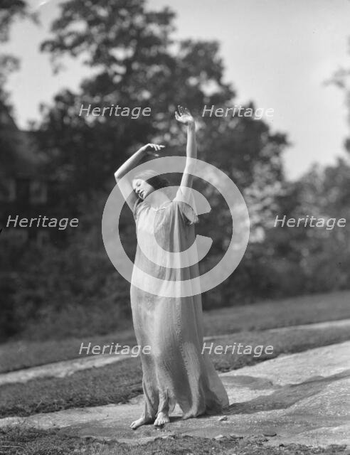 Block, Stella, Miss, 1919 or 1920. Creator: Arnold Genthe.