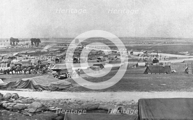 'Preparatifs d'offensive; Vue d'ensemble d'un depotde munitions sur le front, avec..., 1917. Creator: Unknown.