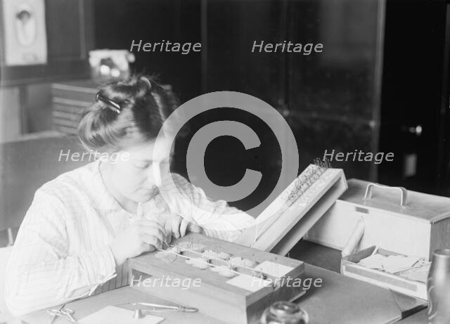 Mrs. J.C. Crawford of Smithsonian, 1914. Creator: Harris & Ewing.