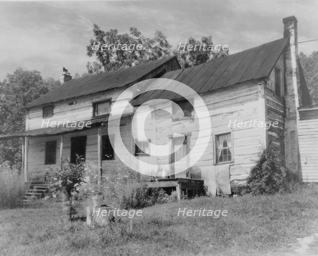 Log farmhouse, Roanoke County, Virginia, between 1900 and 1950. Creator: Frances Benjamin Johnston.