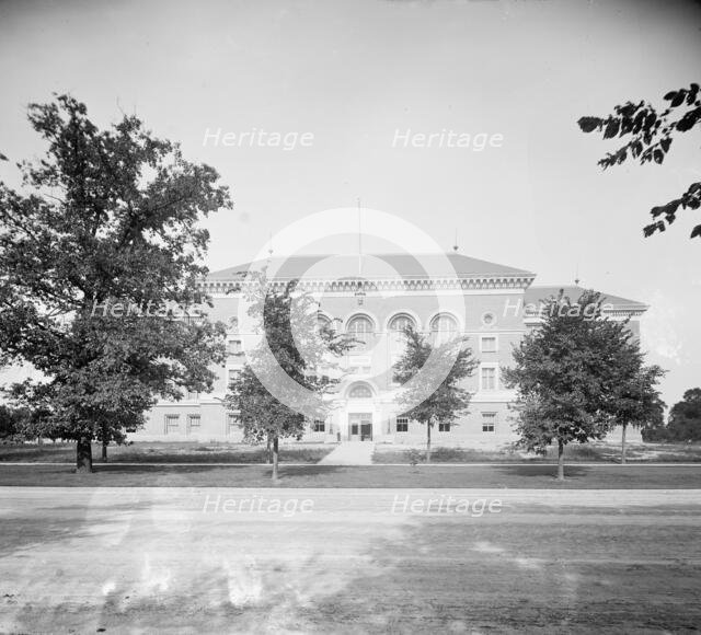 Eastern High School, Detroit, Mich., between 1900 and 1910. Creator: Unknown.