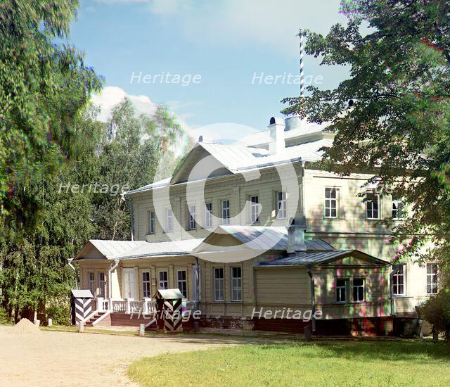 Palace in the village of Borodino, 1911. Creator: Sergey Mikhaylovich Prokudin-Gorsky.