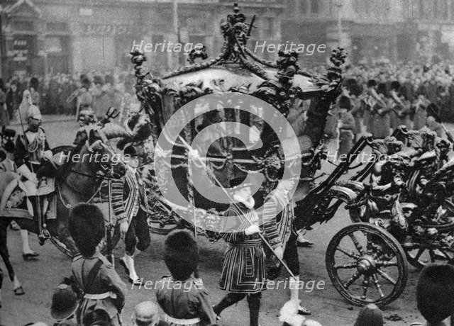 The royal coach on its way to open parliament, London, 1926-1927. Artist: Unknown