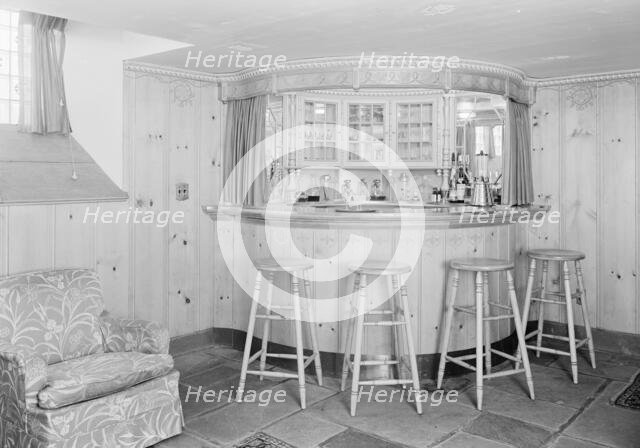 Dr. E. Hall Kline, residence on N. Broadway, Nyack, New York, 1941. Creator: Gottscho-Schleisner, Inc.