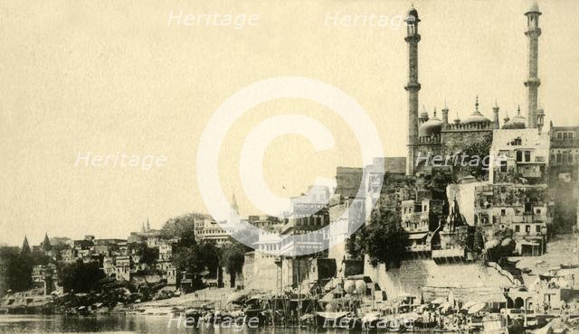 'Puchganga Ghat, Benares'.  Creator: Saeed Bros.