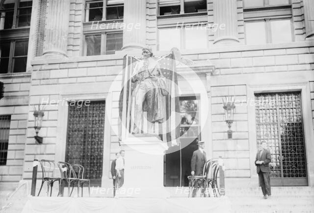 Jefferson Statue, Columbia, 1914. Creator: Bain News Service.
