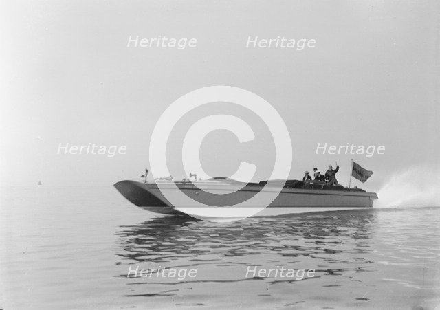 Sea sled 'Miss England' under way, 1922. Creator: Kirk & Sons of Cowes.