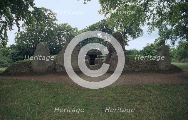 Wayland's Smithy Neolithic Long Barrow, 36th century BC. Artist: Unknown
