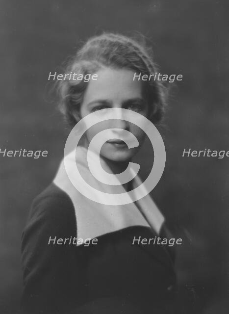 Phillips, Charlotte, Miss, portrait photograph, 1916. Creator: Arnold Genthe.