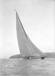 'Britannia' sails close-hauled, 1931. Creator: Kirk & Sons of Cowes.