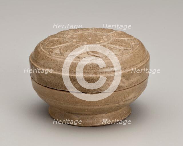 Covered box, 618-906. Creator: Unknown.