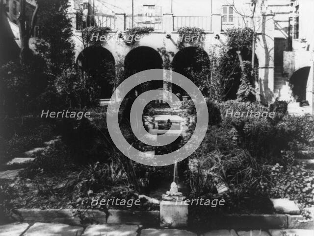 Charlotte Hunnewell Sorchan house, Turtle Bay Gardens, 228 East 49th Street, New York. Garden, 1920. Creator: Frances Benjamin Johnston.