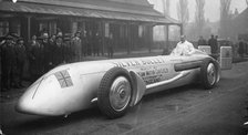 Kaye Don with the Sunbeam Silver Bullet, 1930. Artist: Unknown