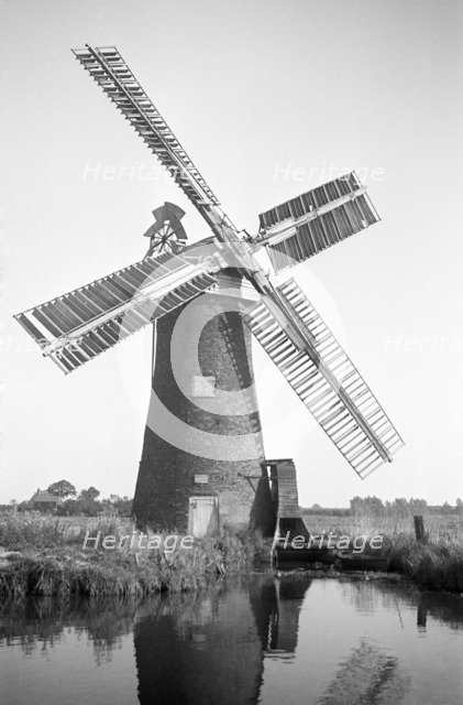 Drainage mill, Ludham, Norfolk, 1934. Artist: HES Simmons.