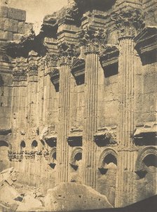 Colonnade intérieure du Naos du Temple de Jupiter, à Baâlbek (Héliopolis), September 15, 1850. Creator: Maxime du Camp.