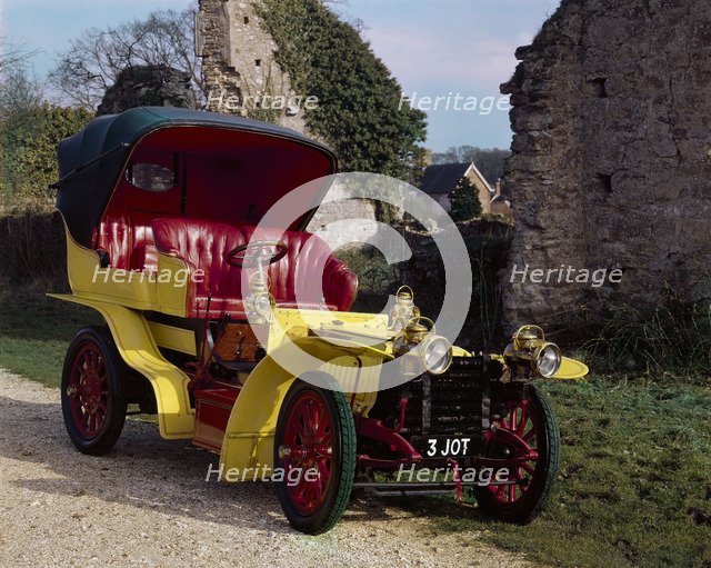 A 1903 De Dietrich. Artist: Unknown