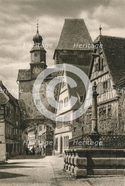 'Rothenburg o. d. T. - Roderbogen - Markusturm', 1931. Artist: Kurt Hielscher.