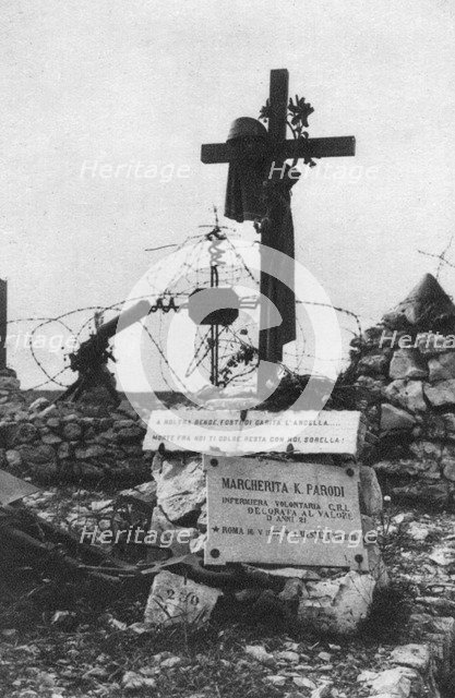 The grave of an Italian Red Cross volunteer nurse, c1918. Artist: Unknown