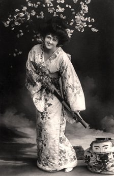 Marie Studholme (1875-1930), English actress, 20th century.Artist: Foulsham and Banfield