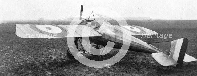 'Monoplan Morane-Saulnier du type qu'employaient Garros et gilbert, arme d'une..., 1916. Creator: Unknown.