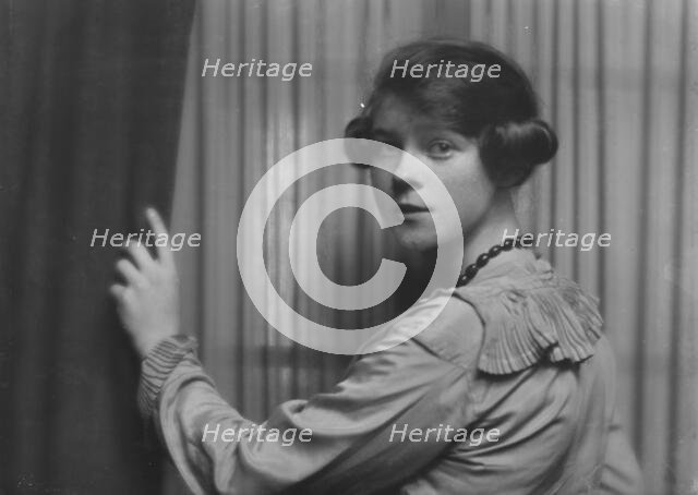 Le Gallienne, Eva, portrait photograph, not before 1916 Jan. Creator: Arnold Genthe.