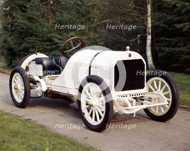 A white 1908 Benz racer. Artist: Unknown