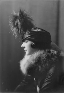 Gilbert, J., Miss, portrait photograph, 1917 Sept. 29. Creator: Arnold Genthe.