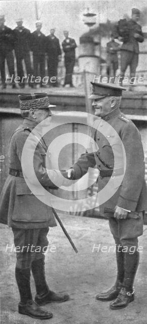 'Deux departs; sur le quai, avant l'embarquement', 1919. Creator: Unknown.