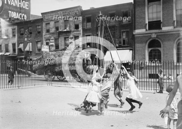 N.Y. Playground, between c1910 and c1915. Creator: Bain News Service.