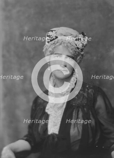 Cornwell, Charles, Mrs., portrait photograph, 1917 June 14. Creator: Arnold Genthe.