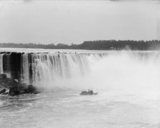 Horshoe [i.e. Horseshoe] Falls, Niagara, c1900. Creator: Unknown.