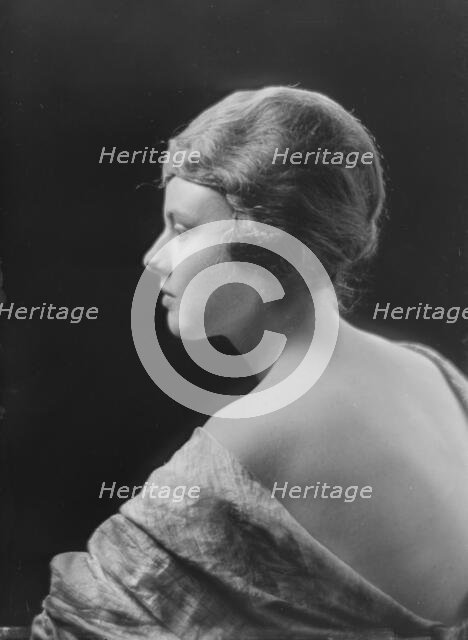 Miss Durant, portrait photograph, 1919 May 20. Creator: Arnold Genthe.